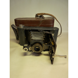 Eastman Kodak: No 2 Folding Autographic Brownie